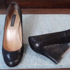 Ann Taylor Closed Toe Tall Wedge 8